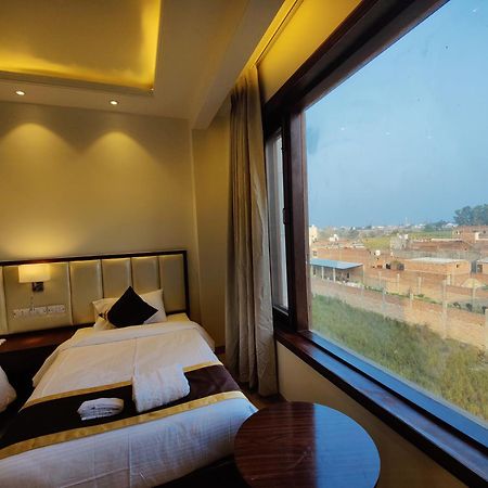 Mds Royal Resort Tulsipur ภายนอก รูปภาพ