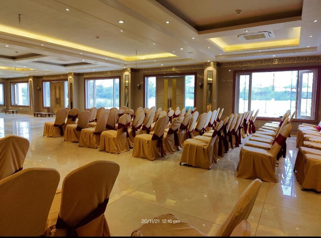 Mds Royal Resort Tulsipur ภายนอก รูปภาพ