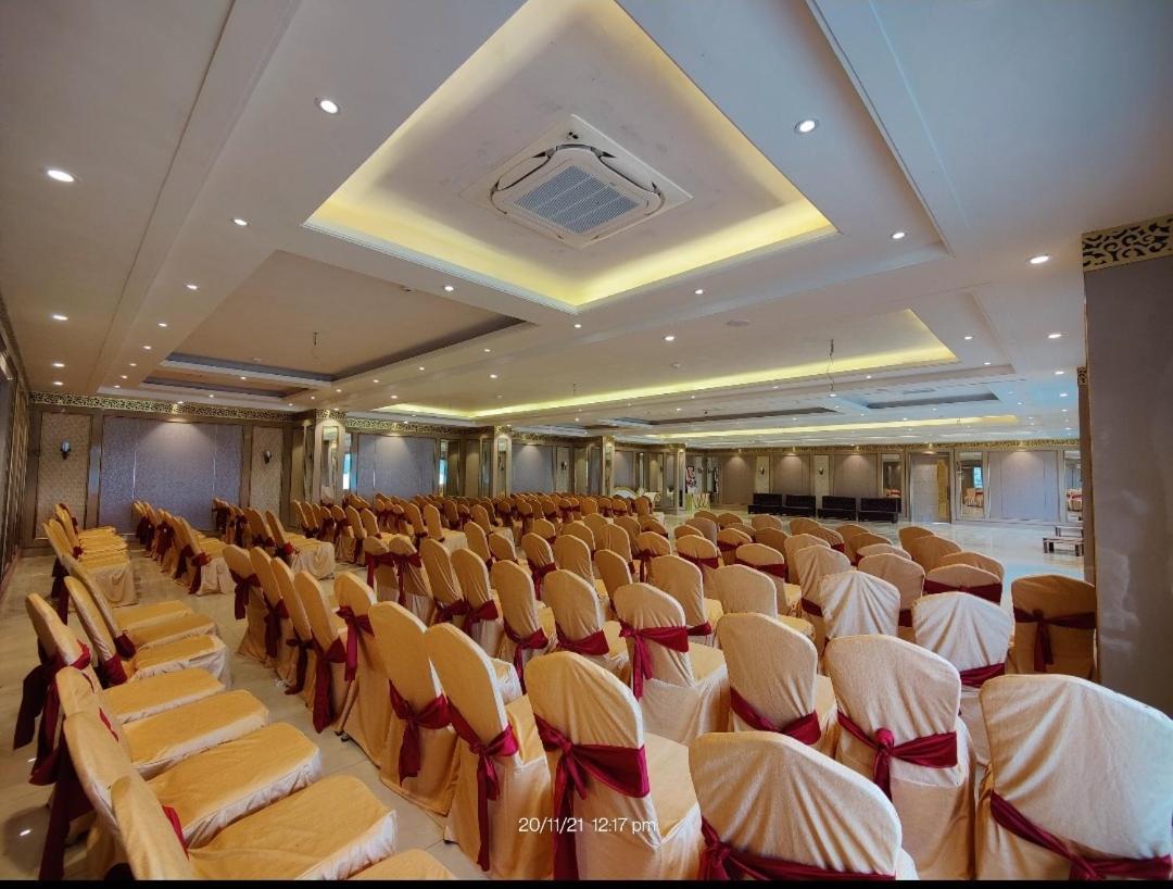 Mds Royal Resort Tulsipur ภายนอก รูปภาพ