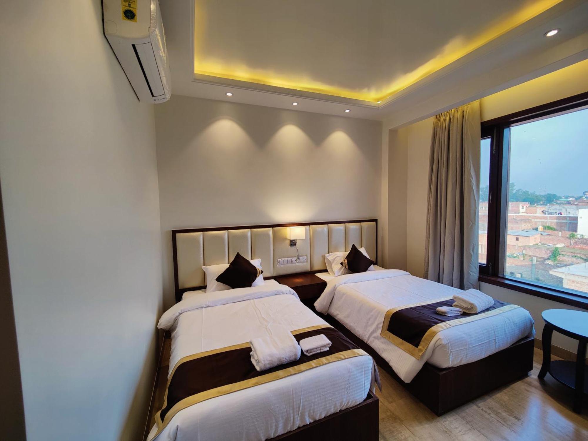 Mds Royal Resort Tulsipur ภายนอก รูปภาพ